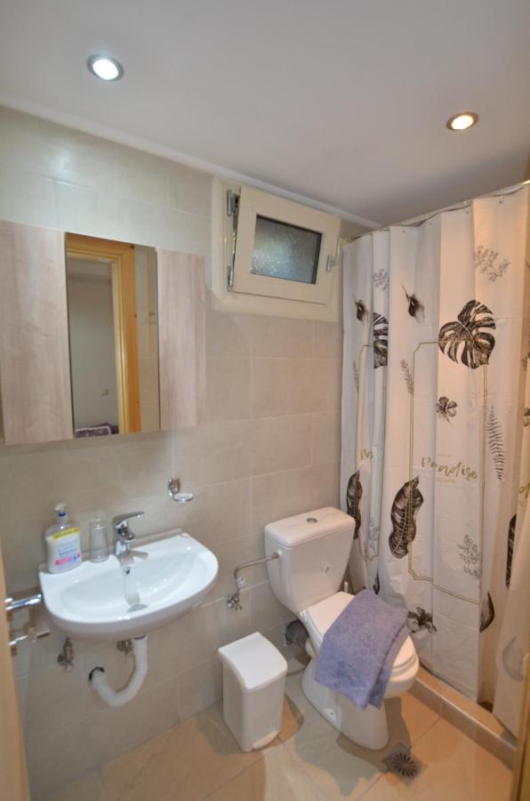 Domenica House Apartman Kondaraíni Kültér fotó