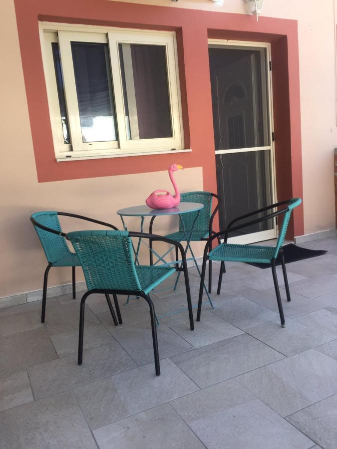 Domenica House Apartman Kondaraíni Kültér fotó