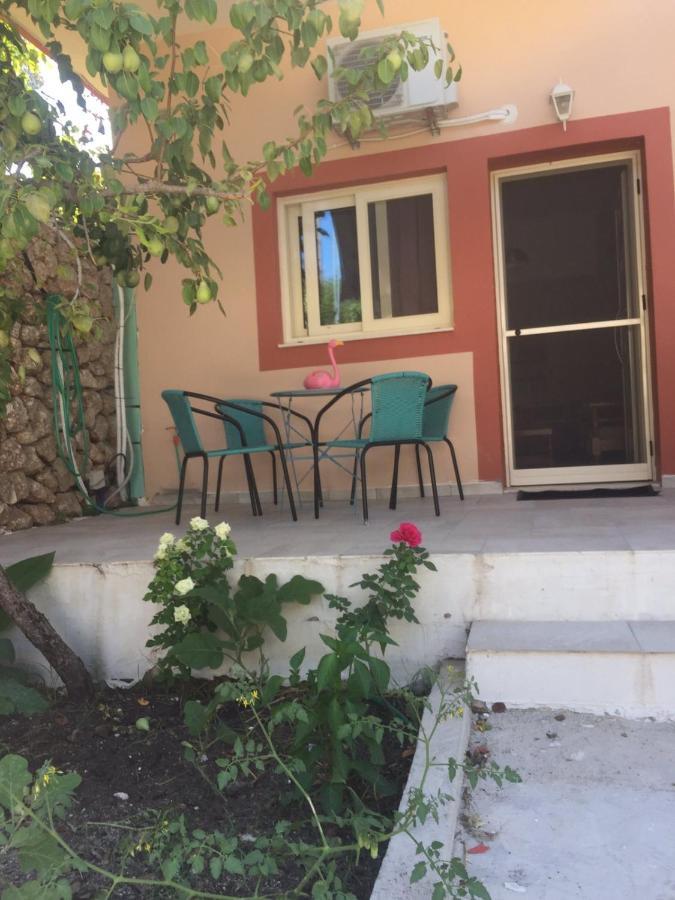 Domenica House Apartman Kondaraíni Kültér fotó