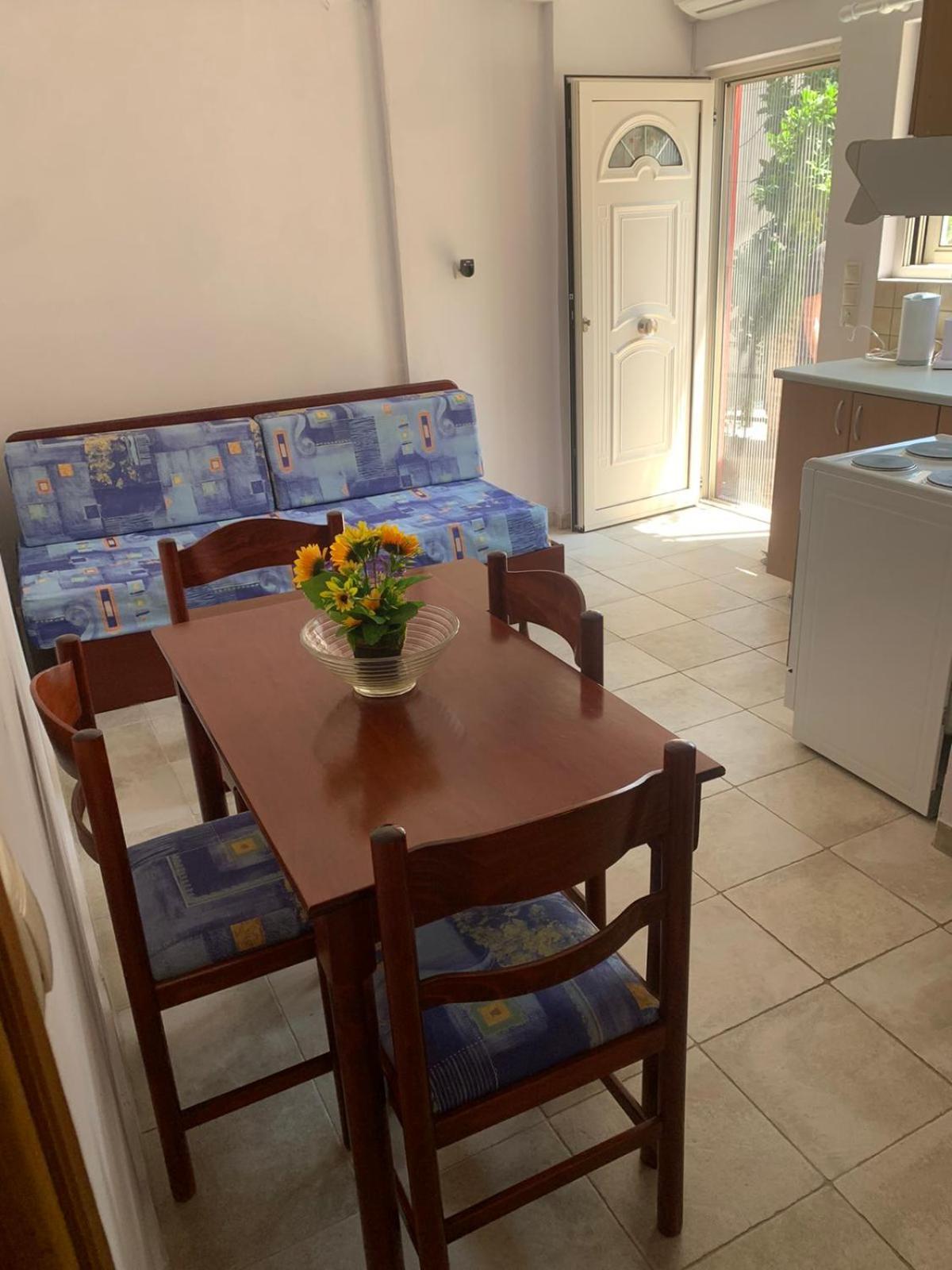 Domenica House Apartman Kondaraíni Kültér fotó